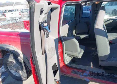 1999 Ford Ranger Xl/Xlt z USA, uszkodzony, nr VIN 1FTYR14V2XTA03141